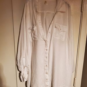 3x white long-sleeved tunic